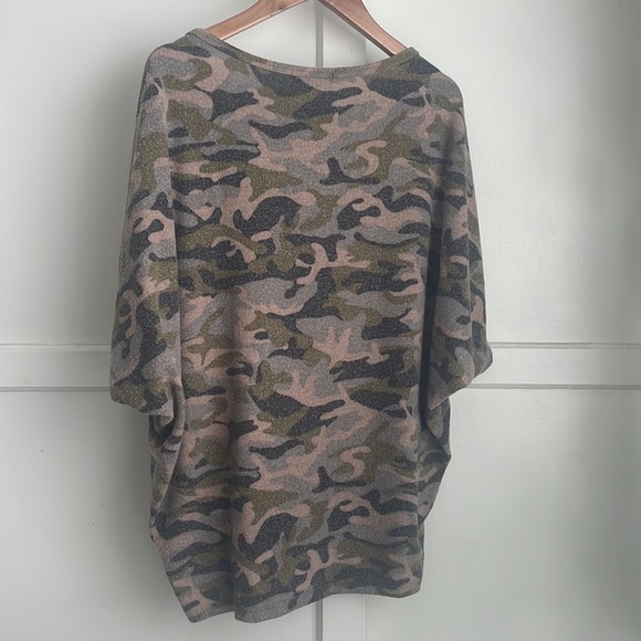 MICHAEL STARS Dolman Top Camo Army - Picture 2 of 4